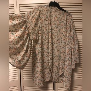 Altar'd State Floral Chiffon Floral Bell Sleeve Kimono - L